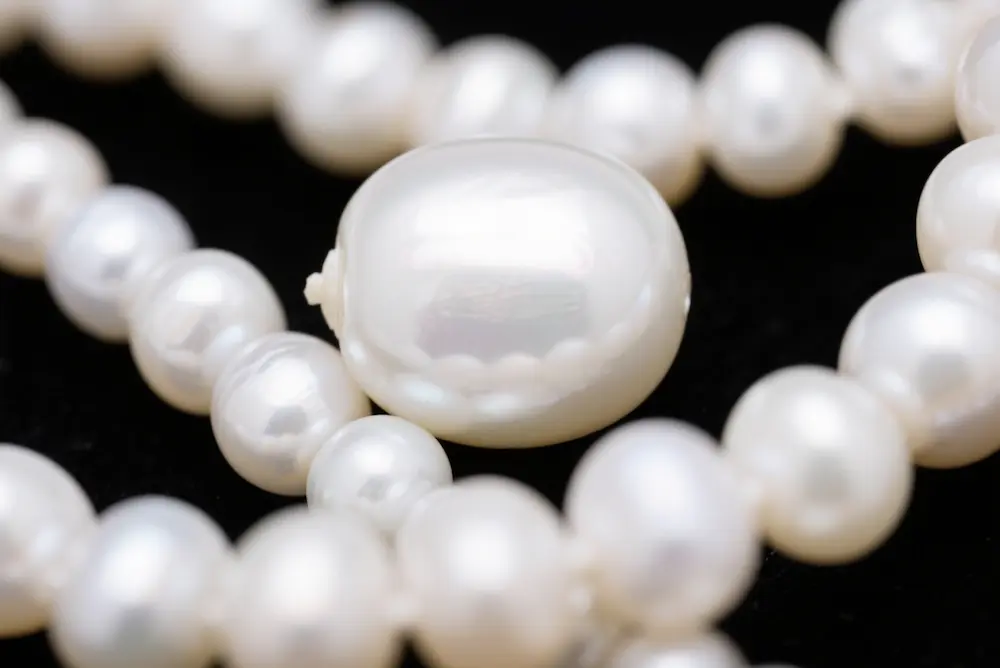 Freshwater Pearl Color: 5 Popular Colors you must know 2 Freshwater Pearl Color: 5 Stunning Varieties for Your Jewelry Collection